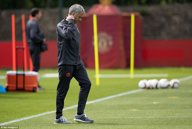 M.U hủy họp báo sau vụ đánh bom liều chết ở Manchester Arena ảnh 3