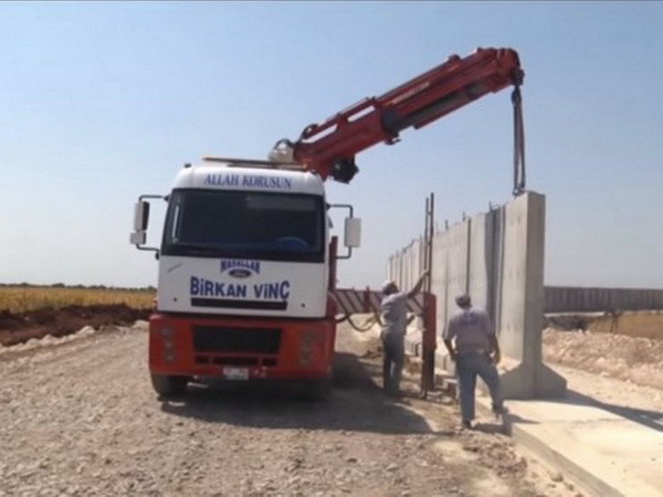 Thổ Nhĩ Kỳ bắt đầy xây dựng tường an ninh giáp biên giới Iran ảnh 1