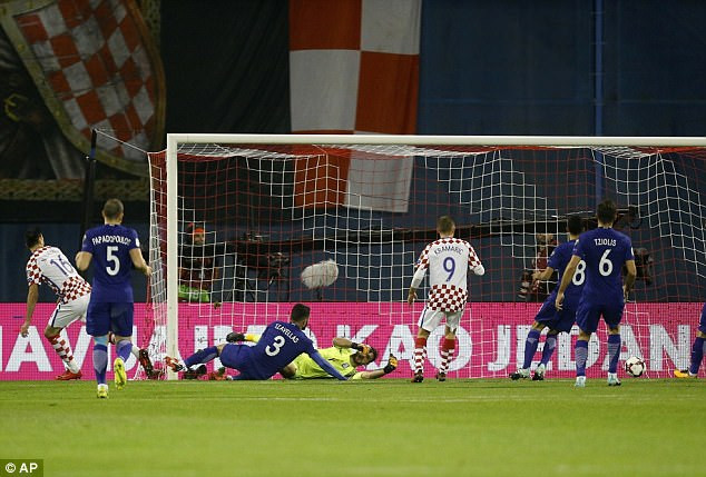 Croatia đặt 1 chân đến Nga dự World Cup sau màn vùi dập Hy Lạp ảnh 3
