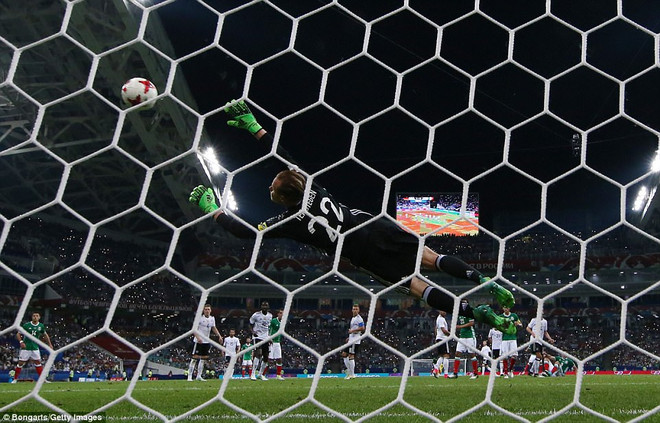 Siêu phẩm của Marco Fabian. Đức vào chung kết Confed Cup 2017 sau màn vùi dập Mexico ảnh 4