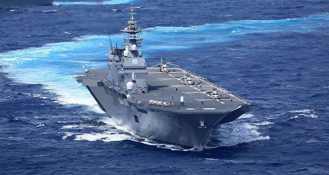 Tổng thống Philippines thăm tàu chiến lớn nhất của Nhật Bản ảnh 2