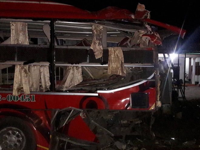 Ba xe khách tông nhau, 3 người tử vong và nhiều người bị thương ảnh 1