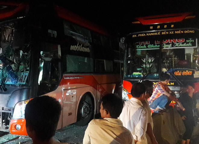 Ba xe khách tông nhau, 3 người tử vong và nhiều người bị thương ảnh 2