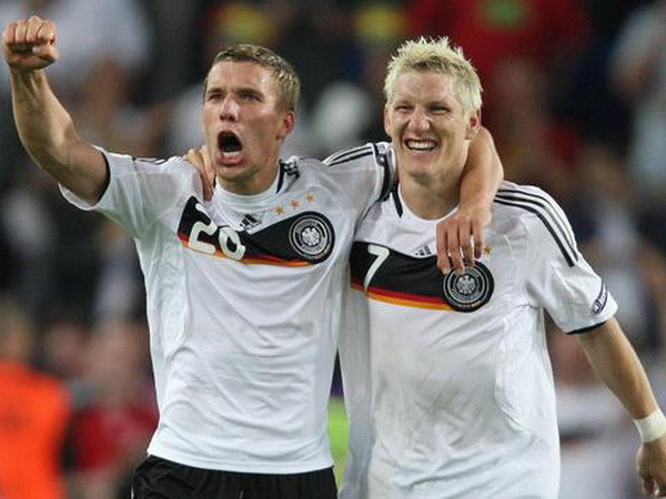Podolski-Schweinsteiger: Một tình bạn đặc biệt trên sân cỏ! ảnh 5