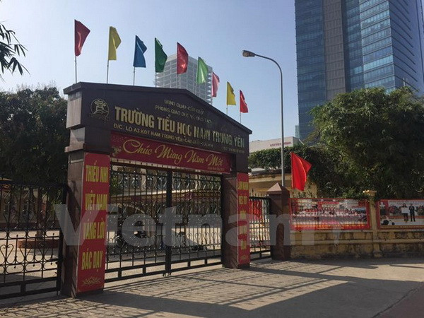 Công bố cách chức hiệu trưởng, hiệu phó tiểu học Nam Trung Yên ảnh 1