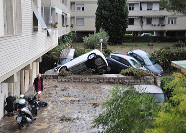 Giông lốc hoành hành dữ dội ở Italy, ít nhất 6 người thiệt mạng ảnh 1