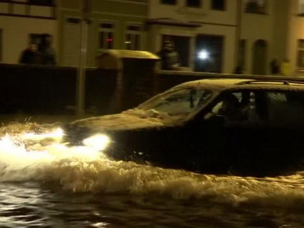 Đức chịu ảnh hưởng thời tiết nghiêm trong vào những ngày đầu năm ảnh 1