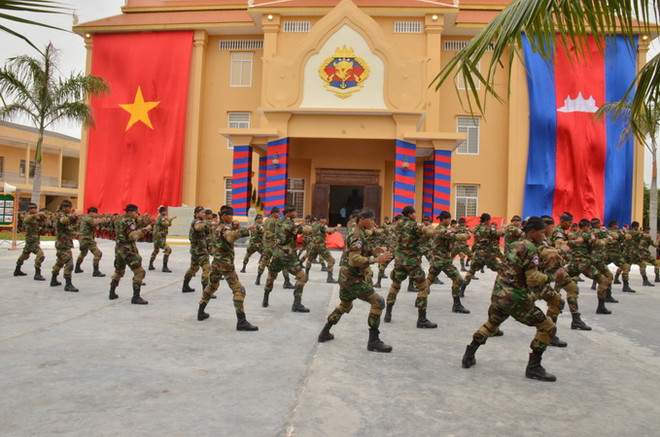 Quân đội Việt Nam và Quân đội Campuchia tăng cường hợp tác ảnh 2