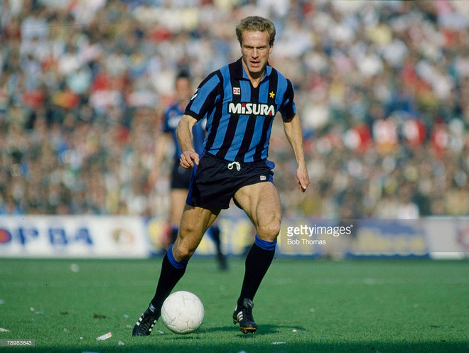 Karl-Heinz Rummenigge trong màu áo Inter. (Nguồn: Getty Images) Giám đốc điều hành Bayern: Chỉ còn Real xếp phía trên chúng tôi ảnh 5