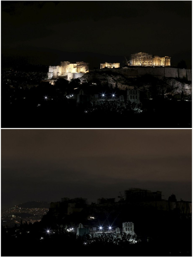 Một bức ảnh kết hợp chụp đồi Acropolis trước và trong Giờ Trái Đất ở Athens. (Nguồn: Reuters) Các địa danh trên thế giới cùng tắt đèn hưởng ứng giờ Trái Đất ảnh 13