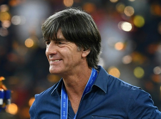 HLV Loew nói gì sau khi cùng Đức lần đầu vô địch Confed Cup? ảnh 1