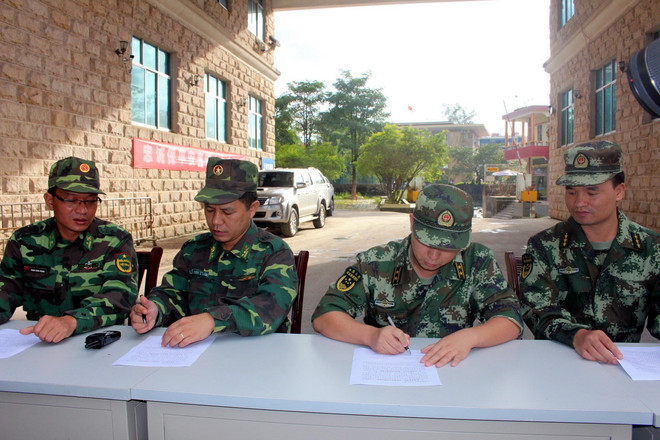 Việt Nam và Trung Quốc tiến hành diễn tập chung chống khủng bố ảnh 4