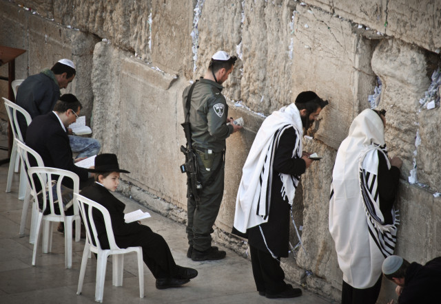 Cảnh báo khủng khiếp nếu ông Trump chuyển đại sứ quán Mỹ tại Israel ảnh 2