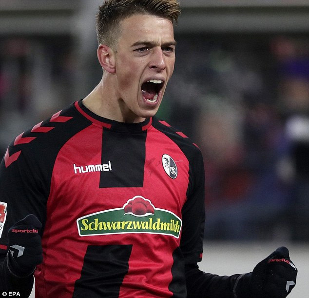 Bayern Munich ngược dòng kịch tính trước Freiburg ở phút bù giờ ảnh 2