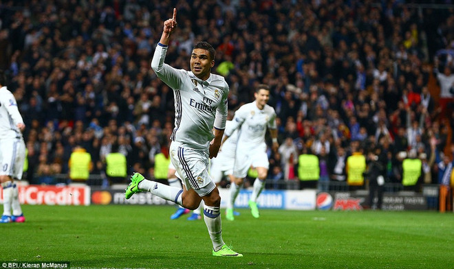 Casemiro lập siêu phẩm, Real Madrid ngược dòng hạ gục Napoli ảnh 1