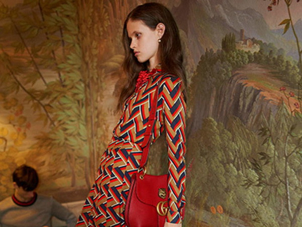 [Video] Người mẫu siêu gầy không còn "đất" ở các show diễn ảnh 1