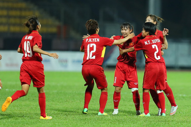 Thắng đậm Malaysia, Việt Nam giành HCV bóng đá nữ SEA Games 29 ảnh 1
