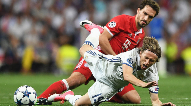 "Chiến binh" Hummels nói gì sau 120 phút căng thẳng tại Bernabeu? ảnh 1