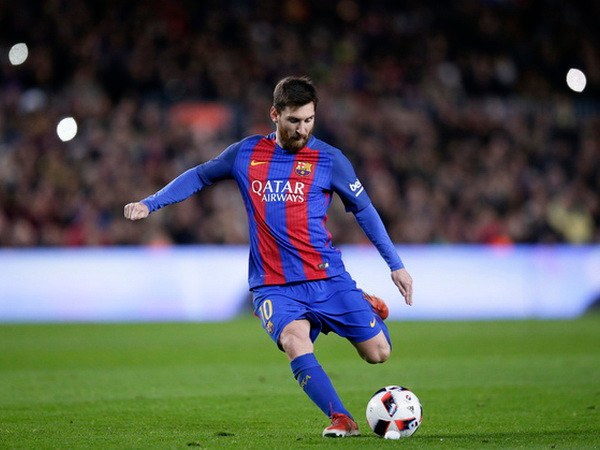Messi san bằng kỷ lục ghi bàn của huyền thoại Ronald Koeman ảnh 1