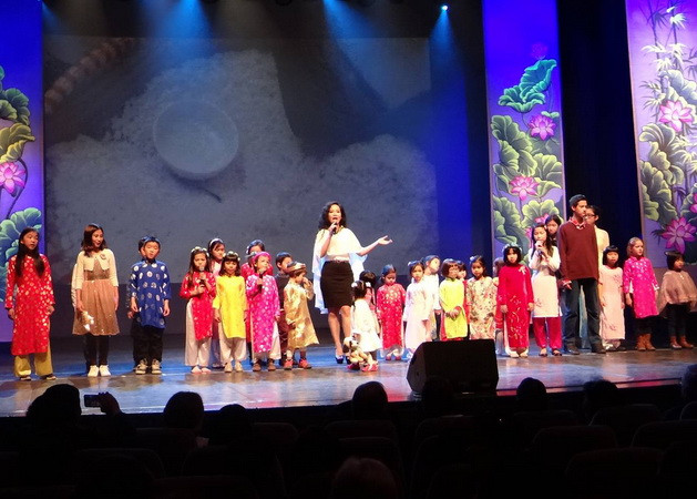 Cộng đồng người Việt tại Bỉ gặp mặt mừng Xuân Đinh Dậu ảnh 1