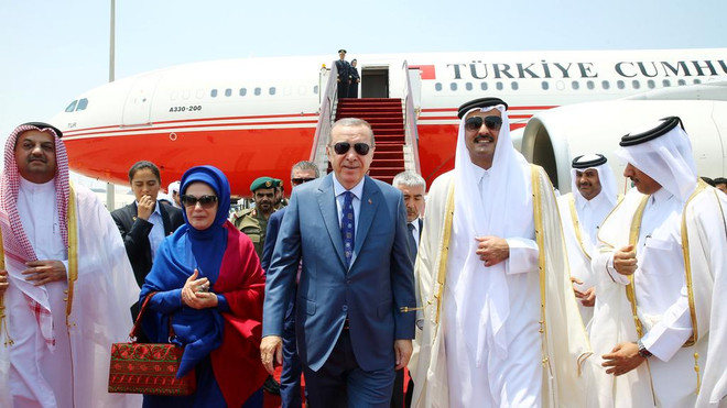 Tổng thống Thổ Nhĩ Kỳ Erdogan tới Qatar nhằm xoa dịu bất đồng ảnh 1