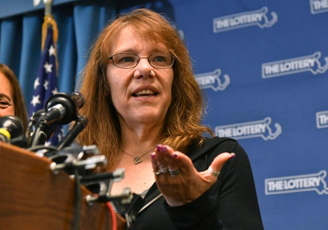 Lộ diện chủ nhân tấm vé độc đắc lớn nhất lịch sử xổ số Mỹ ảnh 1