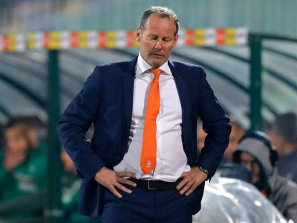 Đứng trước nguy cơ bị loại, Hà Lan sa thải HLV Danny Blind ảnh 1