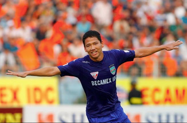 Anh Đức đi vào lịch sử V-League với danh hiệu Vua phá lưới ảnh 1