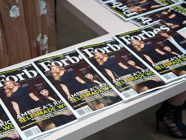 Tập đoàn HNA Trung Quốc đàm phán mua lại cổ phần ​của Forbes ảnh 1