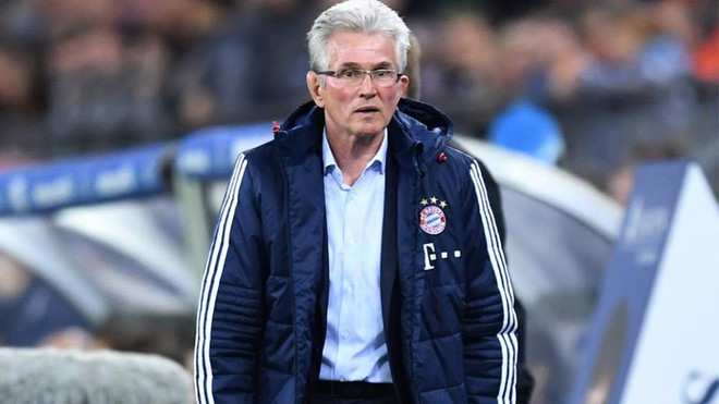 Vận đen liên tục đeo bám những người kế nhiệm Lahm ở Bayern ảnh 4