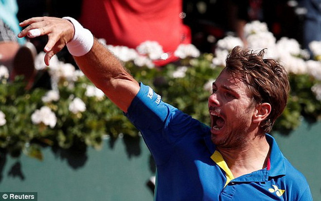 Wawrinka lần thứ 2 vào chung kết Roland Garros. (Nguồn: Reuters) Ngược dòng hạ Murray, Wawrinka thẳng tiến chung kết Roland Garros ảnh 1
