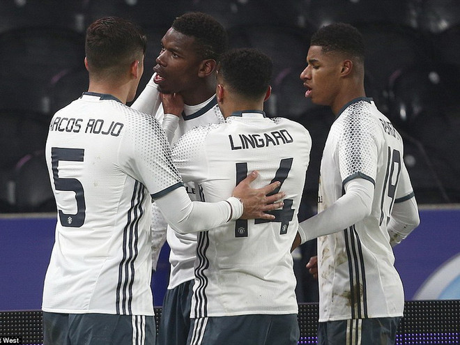 Đứt mạch bất bại, Man United vẫn thẳng tiến chung kết EFL Cup ảnh 1