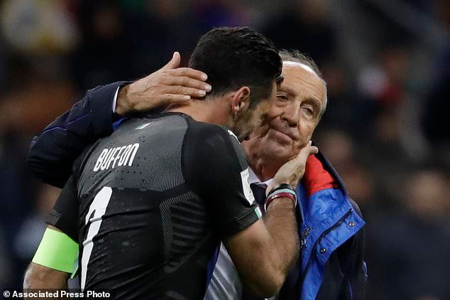 Buffon rơi lệ tuyên bố giã từ đội tuyển sau thất bại của Italy ảnh 6