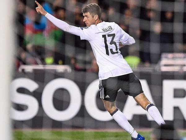 Thomas Müller san bằng thành tích "dội bom" của Oliver Bierhoff ảnh 1