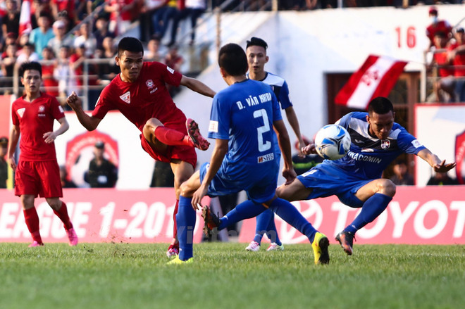 Kịch tính với hàng loạt trận "đại chiến" tại vòng 3 V-League ảnh 1