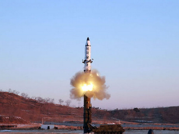 Tên lửa Triều Tiên tiếp cận gần Nhật Bản hơn so với trước đây ảnh 1