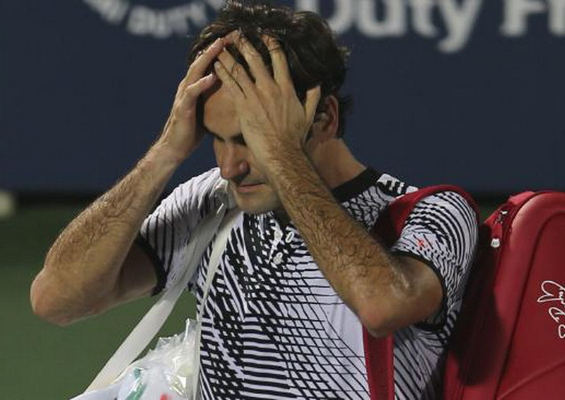 "Tàu tốc hành" Federer thua sốc tay vợt vô danh người Nga ảnh 1