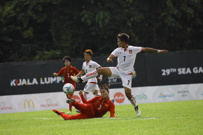 Hạ gục Myanmar, đội tuyển nữ Việt Nam chiếm ngôi đầu bảng ảnh 2