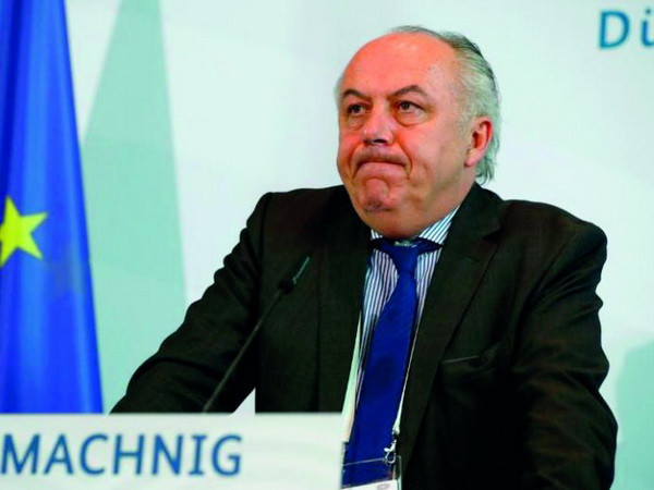 Đức xem xét hạn ngạch mang tính bắt buộc đối với ôtô điện ảnh 1