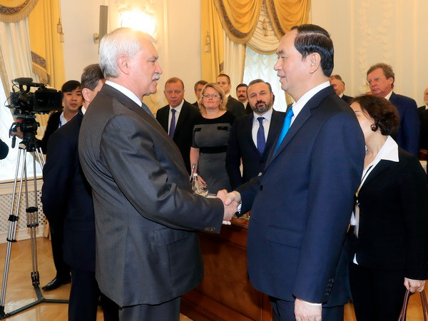 Chủ tịch nước Trần Đại Quang gặp Thống đốc Saint Petersburg ảnh 1