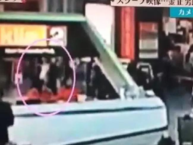 Xuất hiện video ghi lại khoảnh khắc ông Kim Jong-nam bị giết ảnh 1