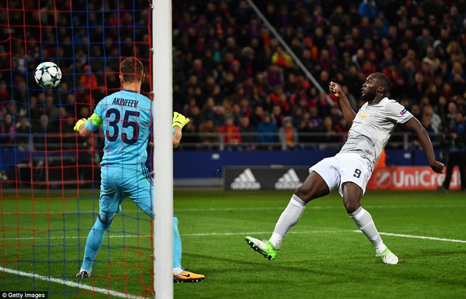 Romelu Lukaku lập kỳ tích, M.U thắng vùi dập CSKA Moscow ảnh 2