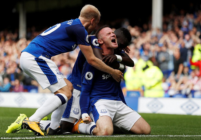 Rooney lập công giúp Everton giành trọn 3 điểm ở ngày ra quân ảnh 2