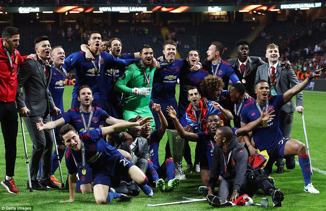 Vô địch Europa League, M.U và Mourinho cùng đi vào lịch sử ảnh 1