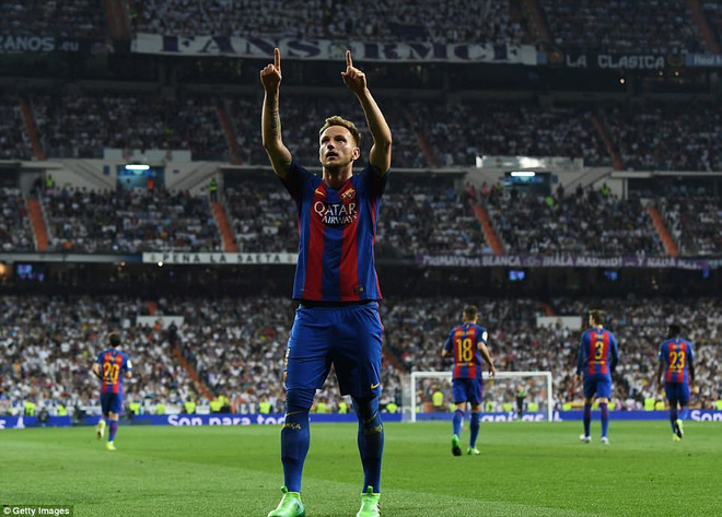 Messi lập cú đúp, Barcelona ngược dòng hạ Real ở Bernabeu ảnh 4