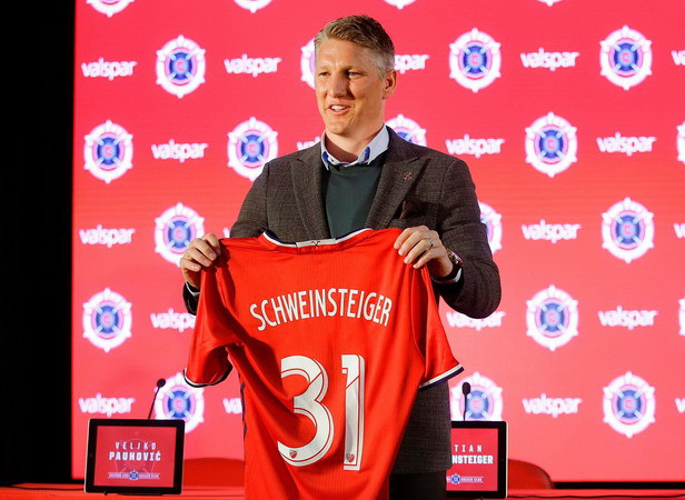 Jose Mourinho bất ngờ hối hận khi đẩy Schweinsteiger khỏi M.U ảnh 2