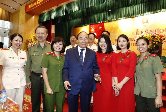 ​"Xây dựng lực lượng Cảnh sát nhân dân đáp ứng yêu cầu nhiệm vụ" ảnh 2