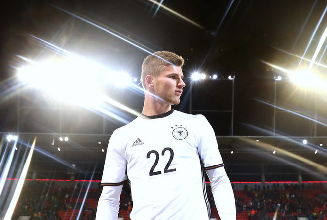 Đại chiến Đức - Anh: Chia tay "Hoàng tử," chào đón tân binh ảnh 3