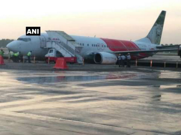 Máy bay của hãng Air India gặp phải sự cố hy hữu sau khi hạ cánh ảnh 1