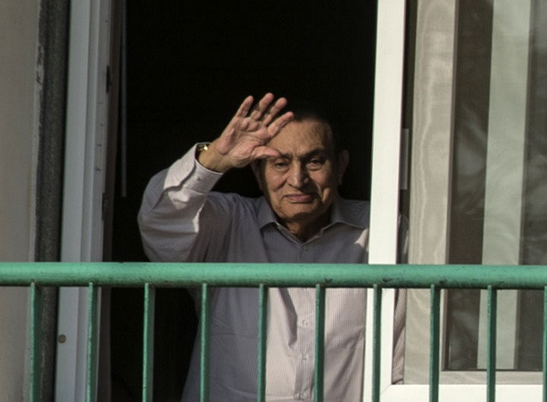 Công tố viên Ai Cập cho phép thả cựu Tổng thống Hosni Mubarak ảnh 1